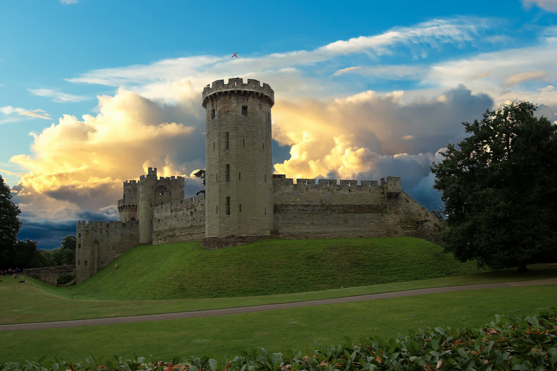 tower at warwick castle